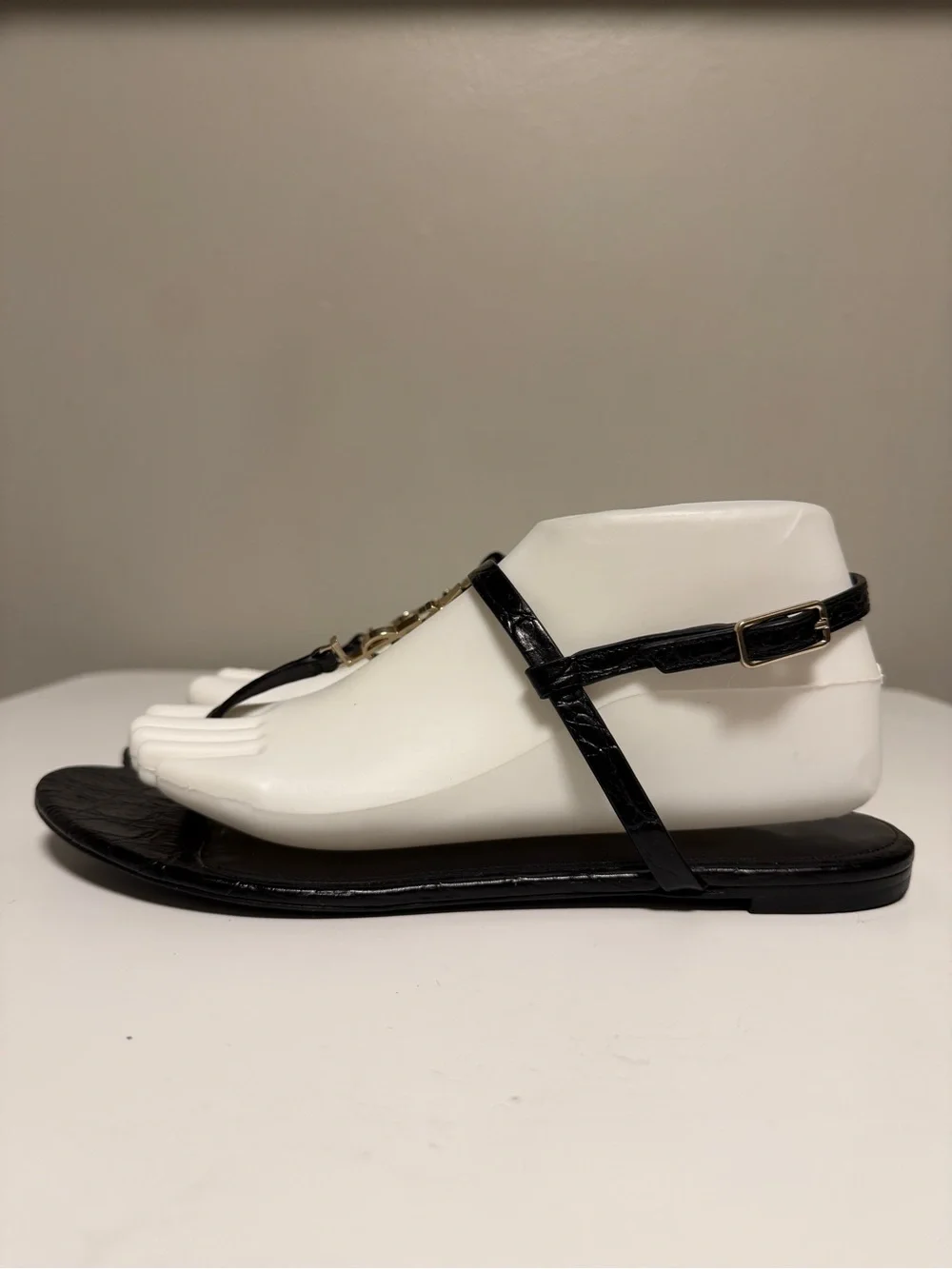 Saint Laurent YSL Logo Cassandra Black Leather Thong Flat Sandal EU 39.5 US 9.5